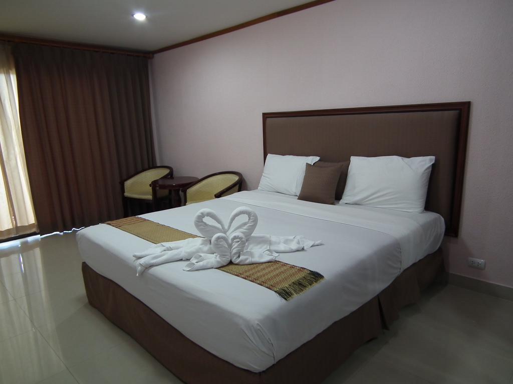 Abricole At Pattaya Hill Lägenhet Exteriör bild