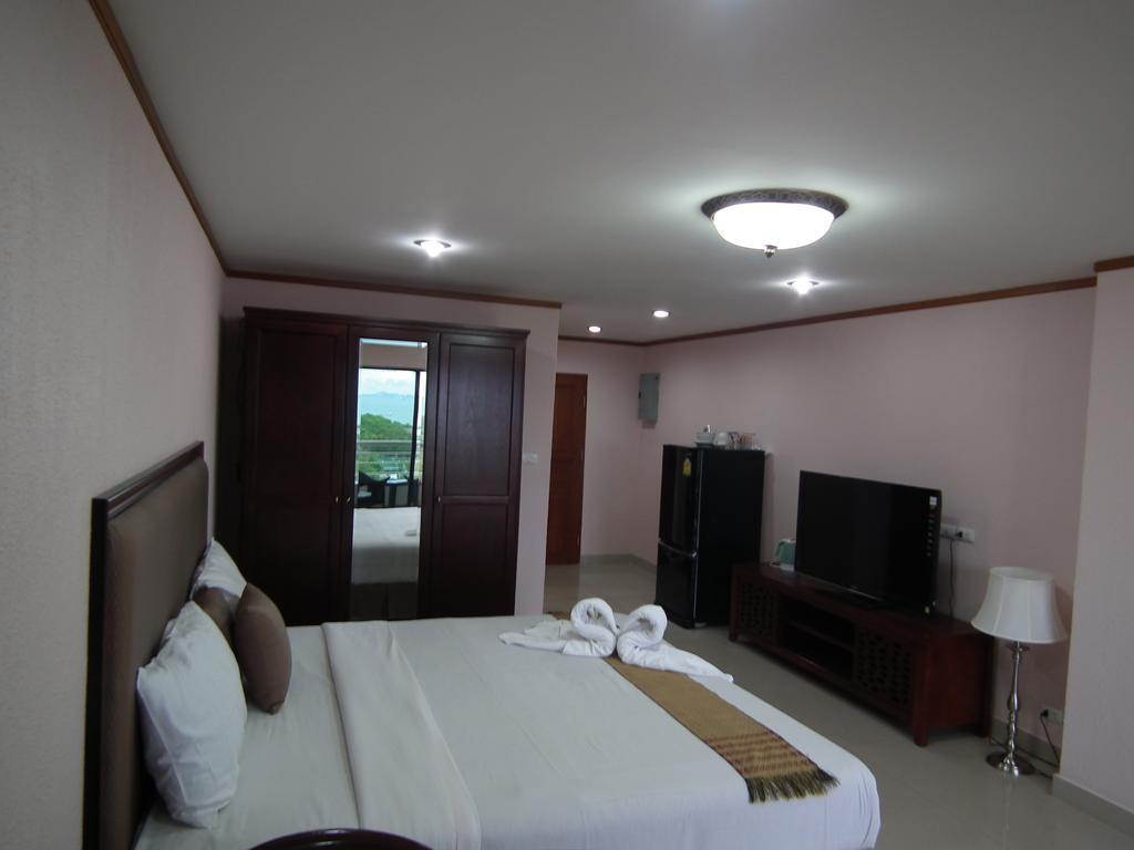 Abricole At Pattaya Hill Lägenhet Exteriör bild