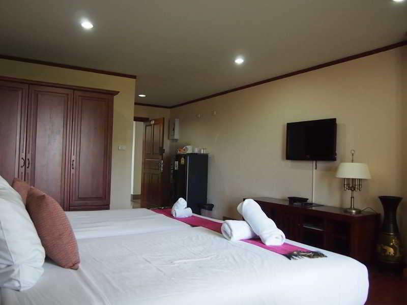 Abricole At Pattaya Hill Lägenhet Exteriör bild