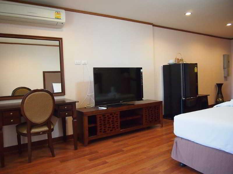 Abricole At Pattaya Hill Lägenhet Exteriör bild
